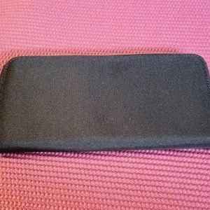 Travelon RFID Blocking Single Zip Wallet